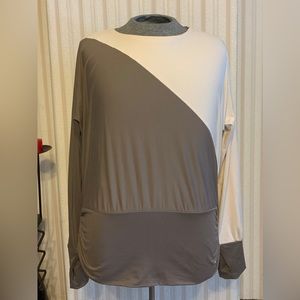 Tahari Sport women’s blouse in brown and beige colors size XL.